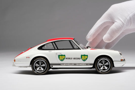 Amalgam 1/18 Porsche 911R 1967 simulation car model collection ornaments