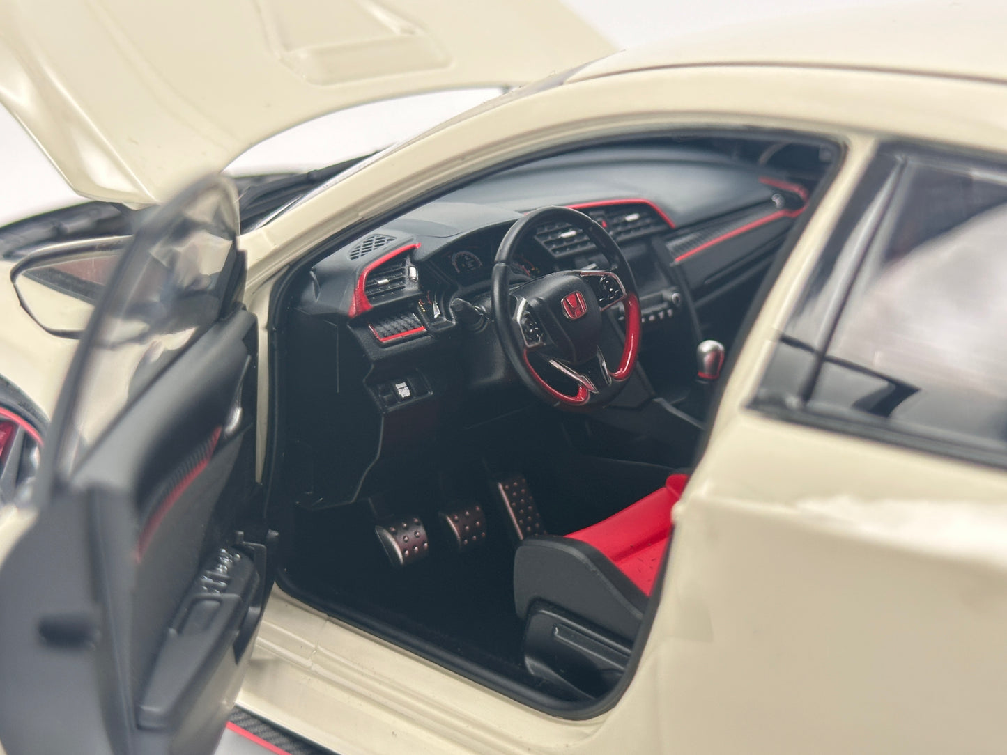 LCD 1/18 Honda Civic TYPE R FK8 White Alloy Car Model