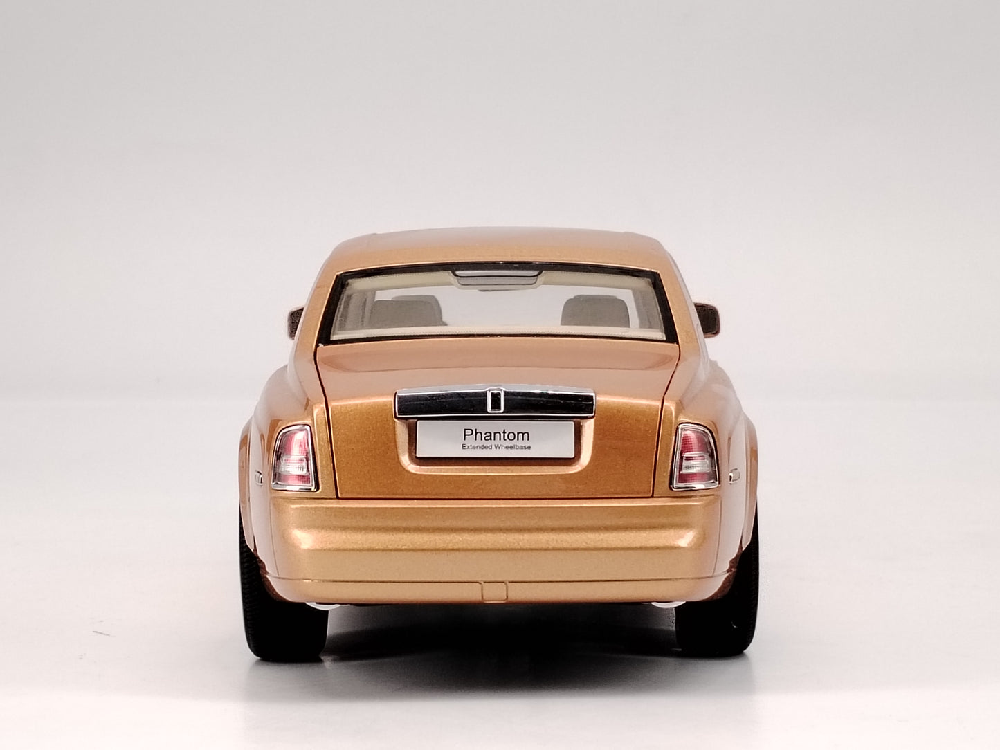 Kyosho 1/18 Rolls-Royce Phantom Gold Alloy Model Car