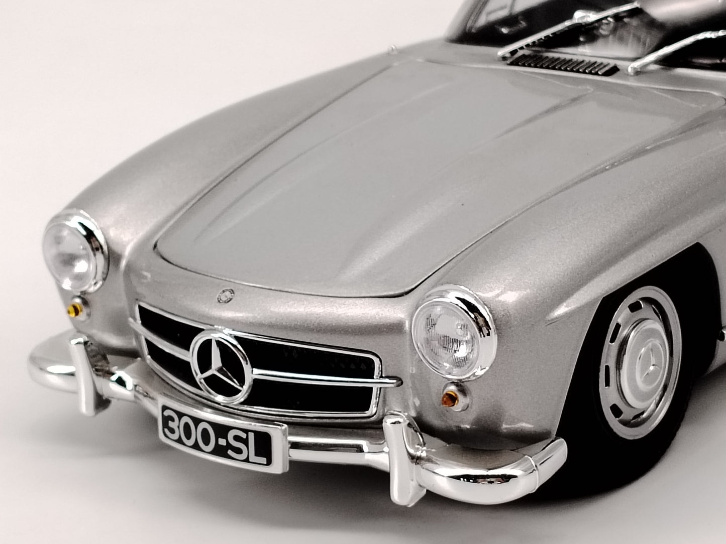 MINICHAMPS 1/18 Mercedes Benz 300SL alloy car model