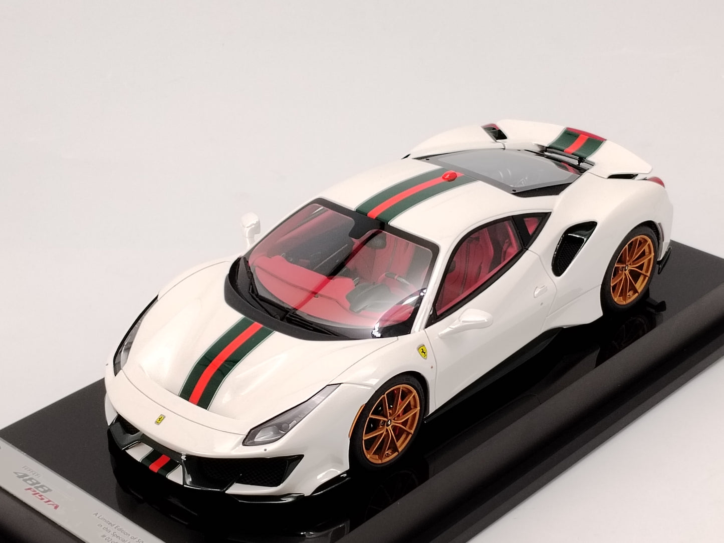 Amalgam 1/18 Ferrari 488 PISTA Gucci White Limited Edition Model Car Ornament