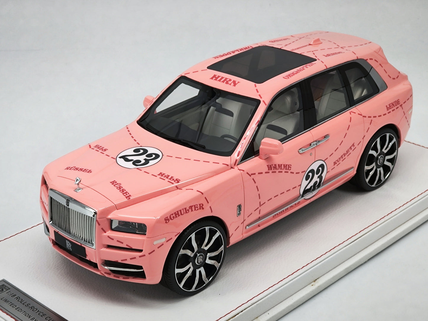 NCM 1/18 Rolls-Royce Cullinan Pink Pig Limited Edition Simulation Car Model Ornaments