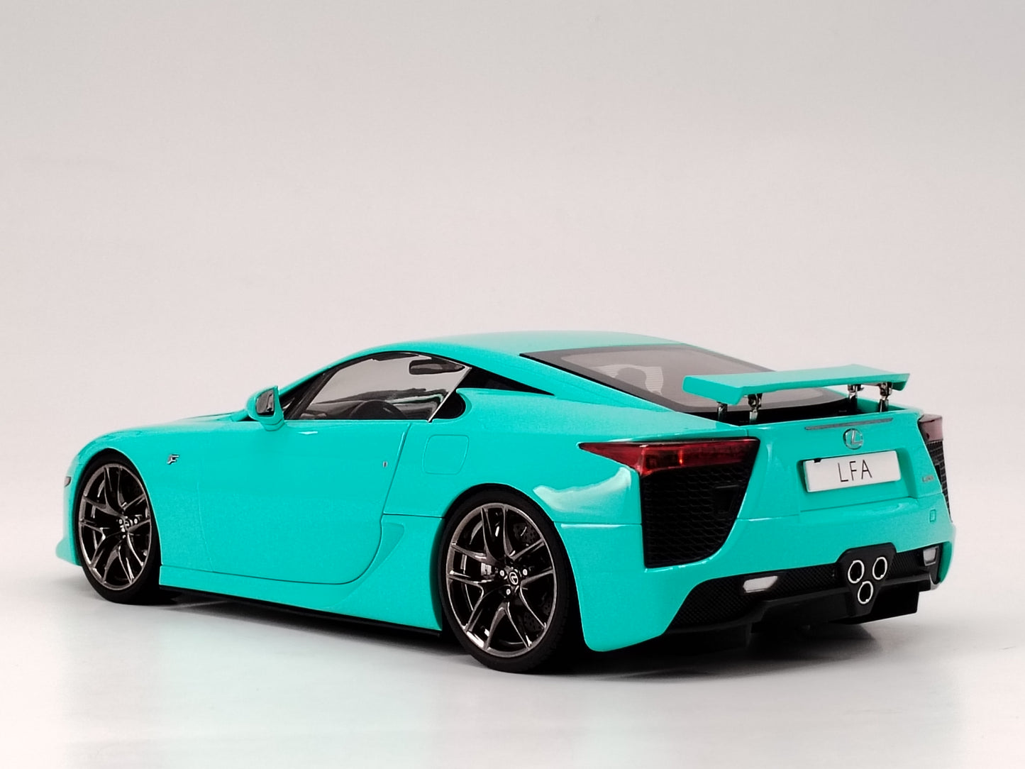 WELL 1/18 Lexus LFA Tiffany Blue Alloy Car Model