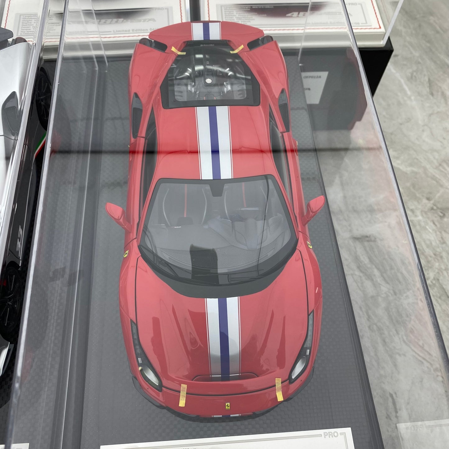 DM 1/18 Ferrari 488 pista resin fully opened simulation car model ornament gift