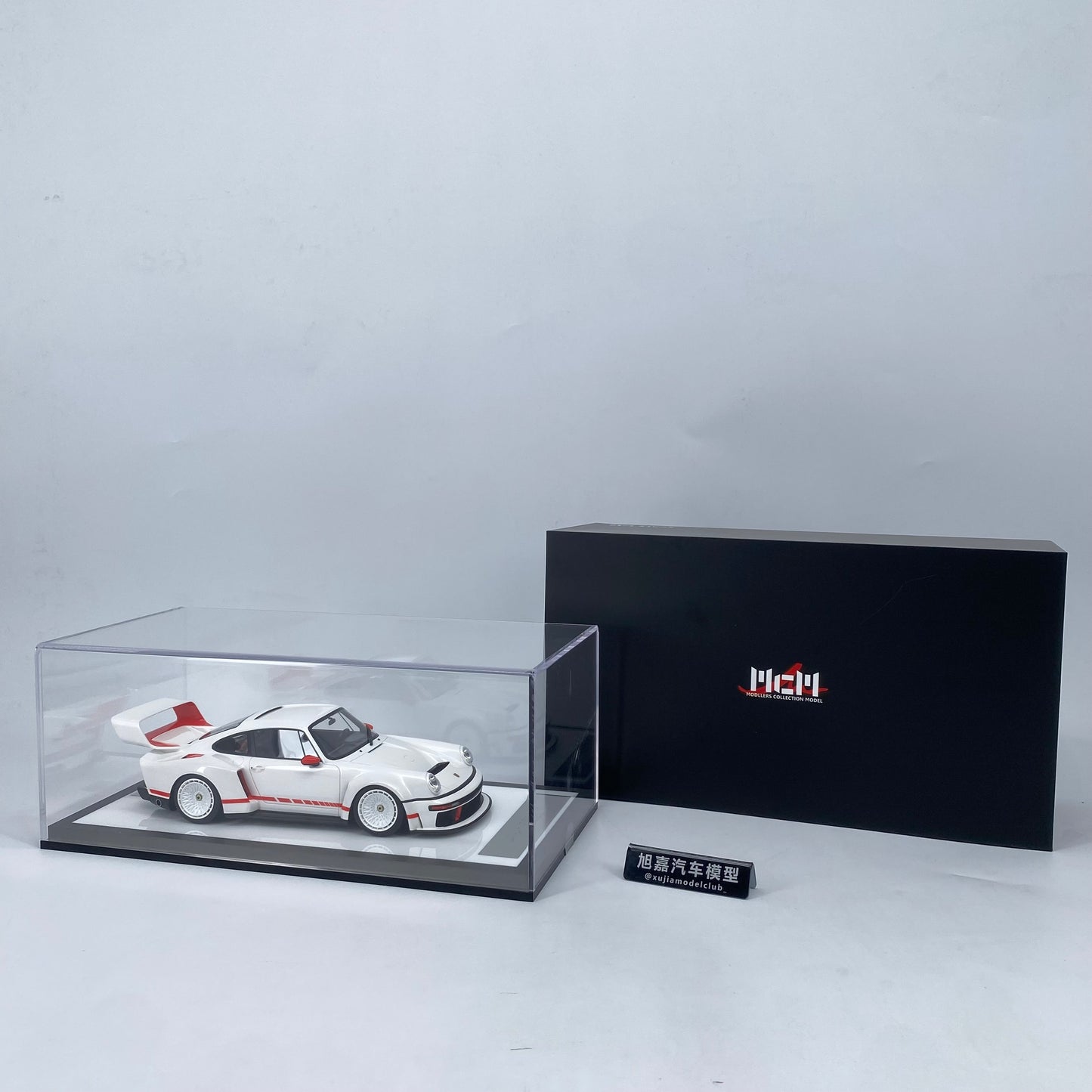 MCM 1/18 Porsche Singer DLS Turbo Pearl White Limited Edition Car Model Birthday Gift Ornaments