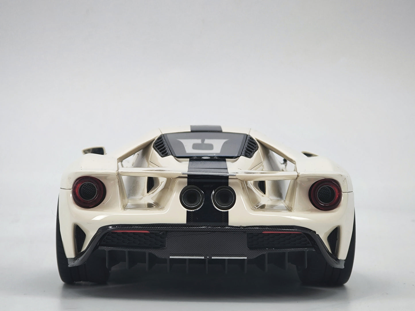 TOPSPEED 1/18 Ford GT Simulation Car Model