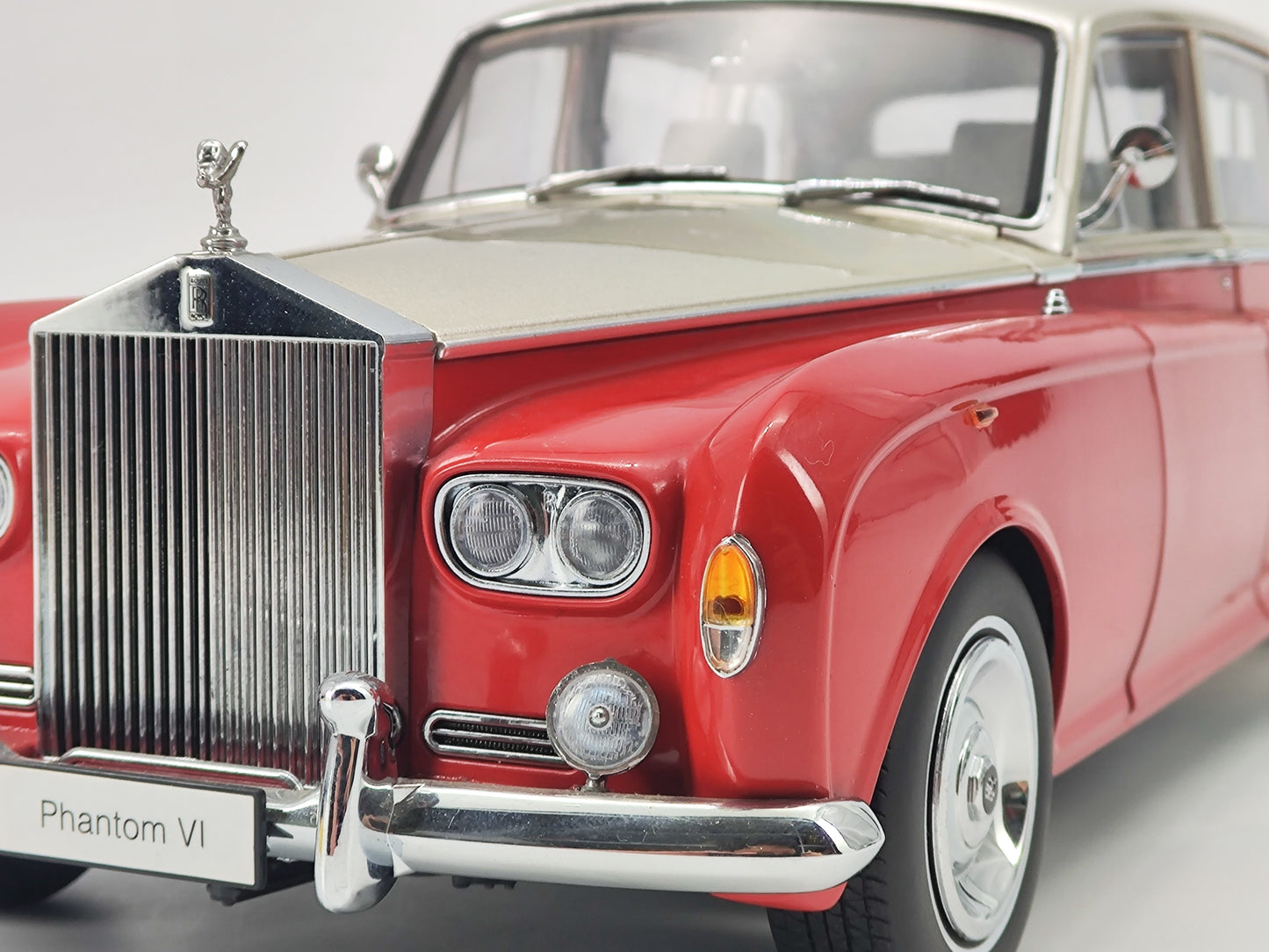 Kyosho 1/18 Rolls-Royce Phantom IV Silver Red Cover Alloy Simulation Model Car