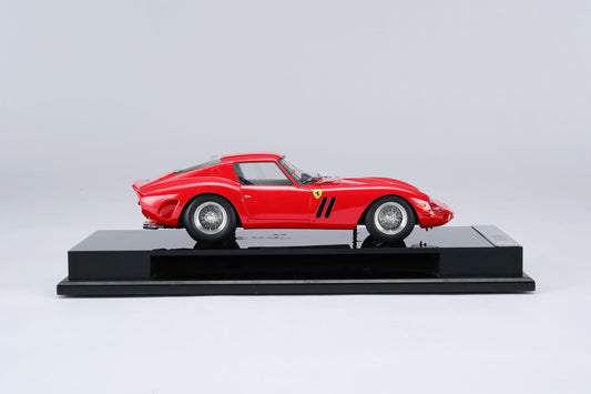 Amalgam 1/18 Ferrari 250GTO road version resin enclosed car model