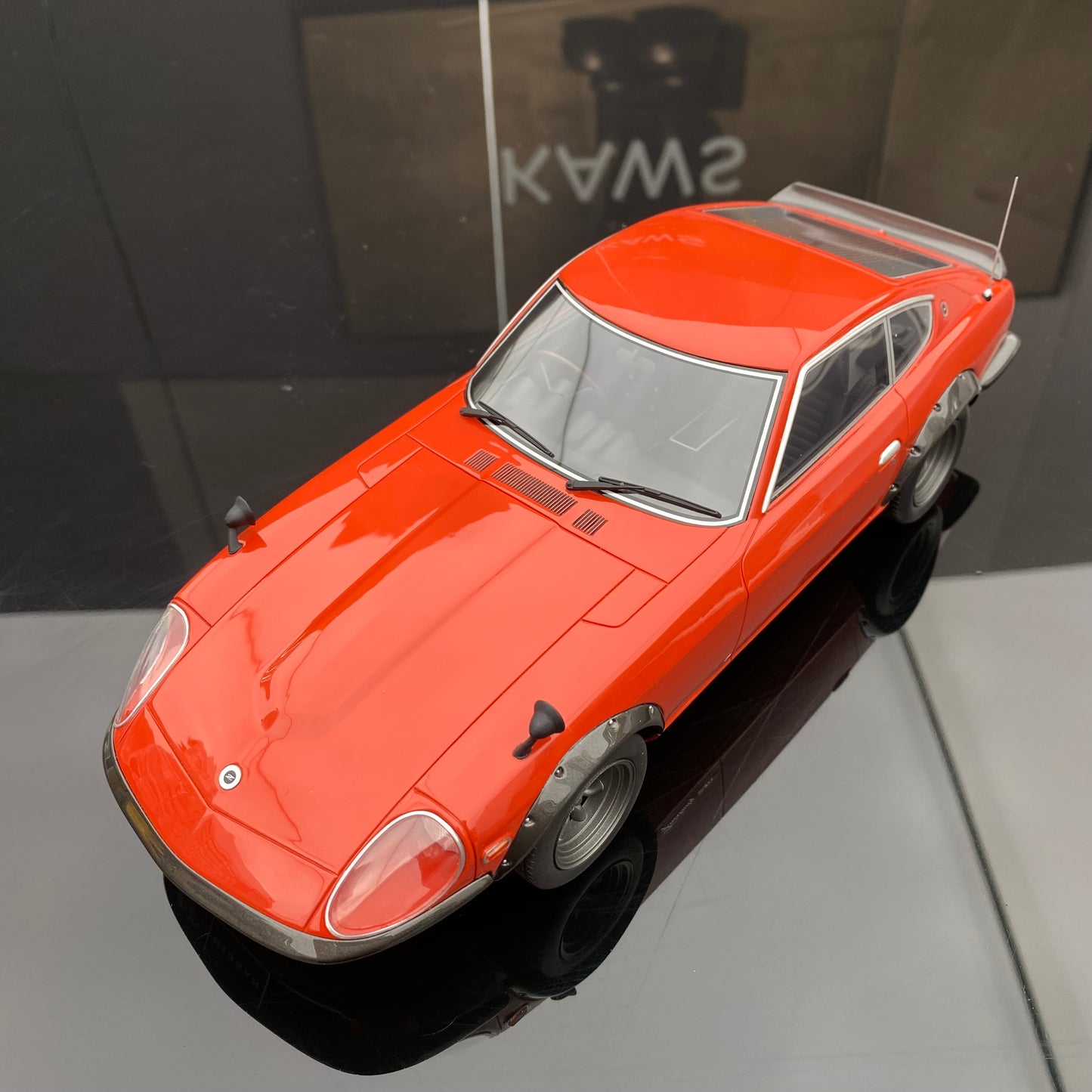 OTTO 1/18 Nissan FAIRLADY 240ZG red resin sealed car model ornament