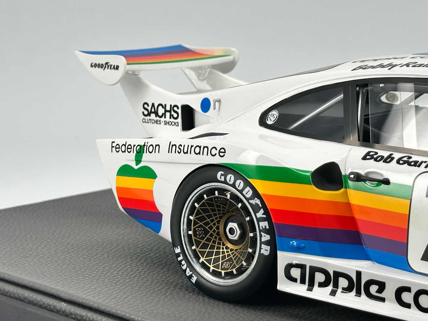 Top Marques 1/12 Porsche 935 K3 Apple Simulation Model Car