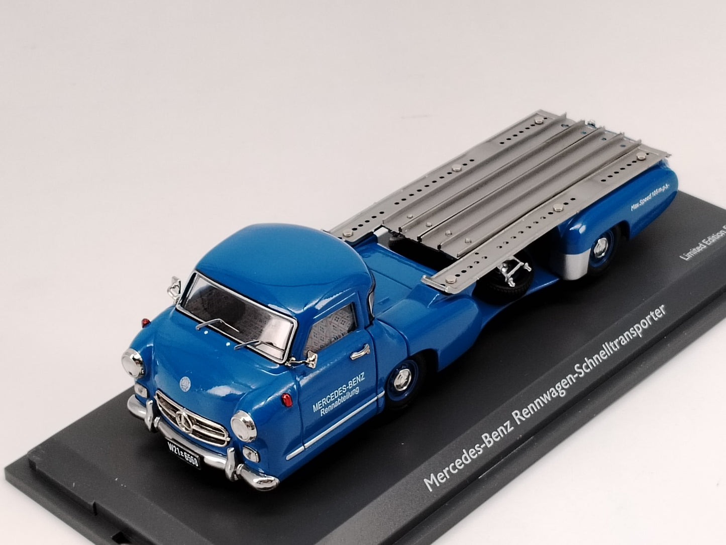Schuco 1/43 Mercedes Benz 1955 Blue Wonder Blue Car Model