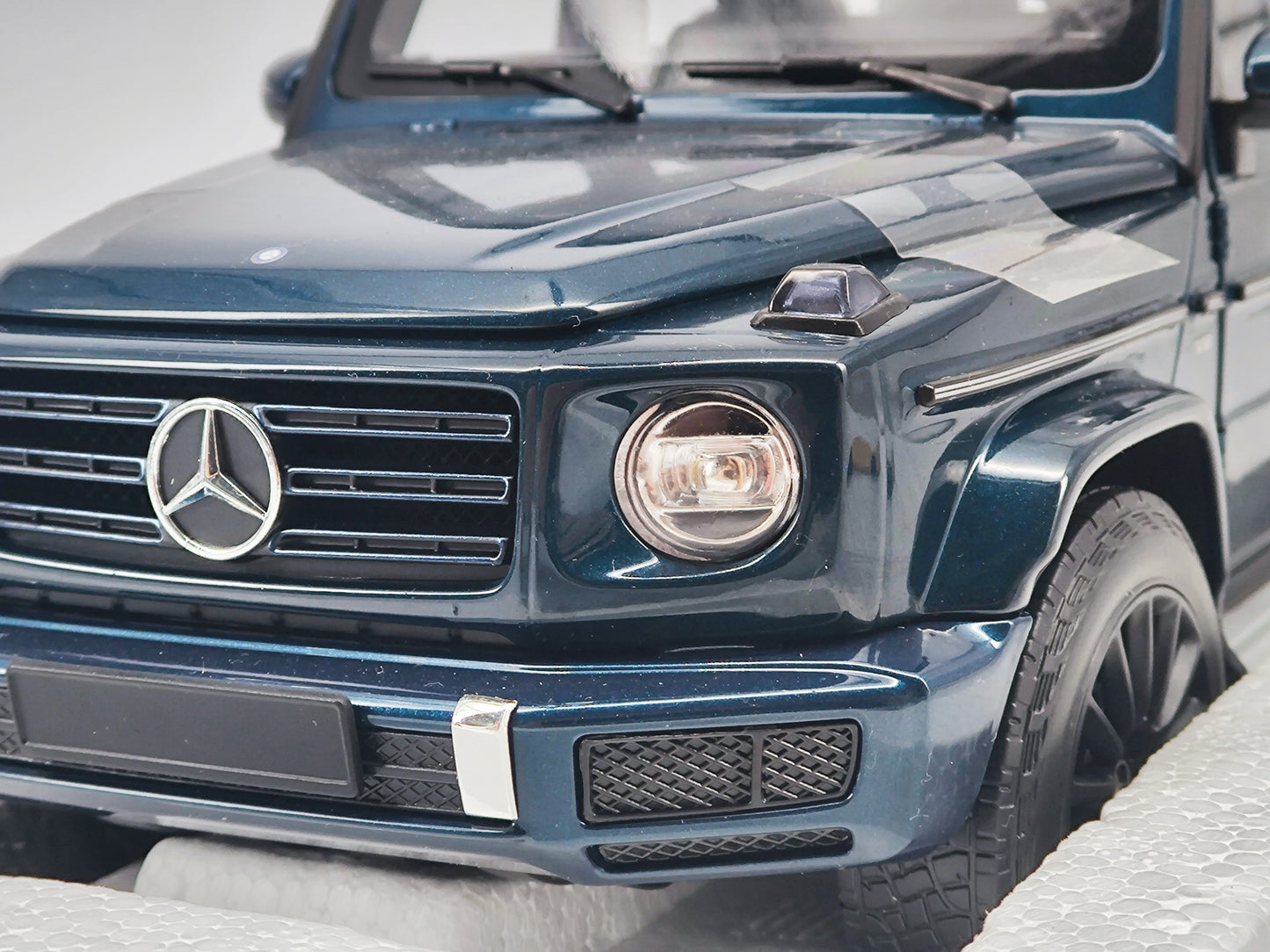 MINICHAMPS 1/18 Mercedes Benz G500 Metallic Blue Alloy Full Open Simulation Car Model