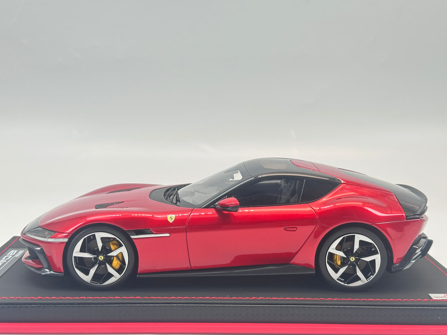 MR 1/18 Ferrari 12 Cilindri Imola Red Resin Model FE043A