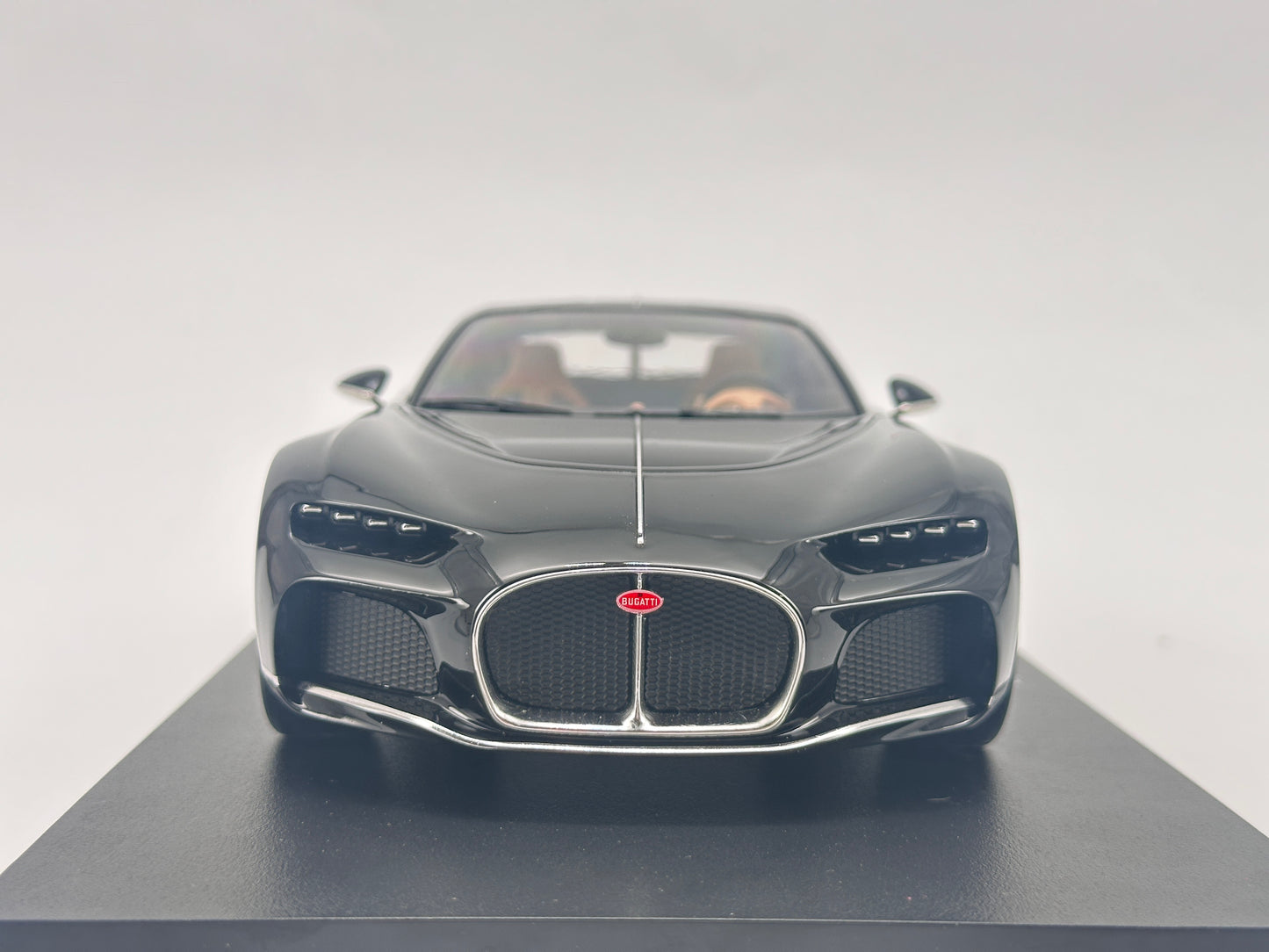 TOPSPEED 1/18 Bugatti Atlantic Concept Nocturne Black Resin Car Model