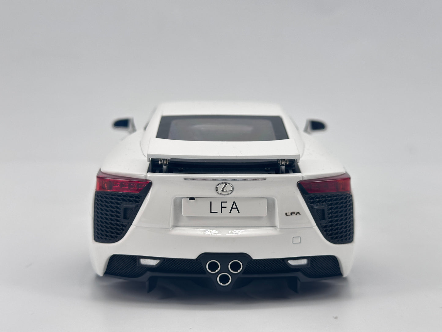 WELL 1/18 Lexus LFA White Alloy Car Model