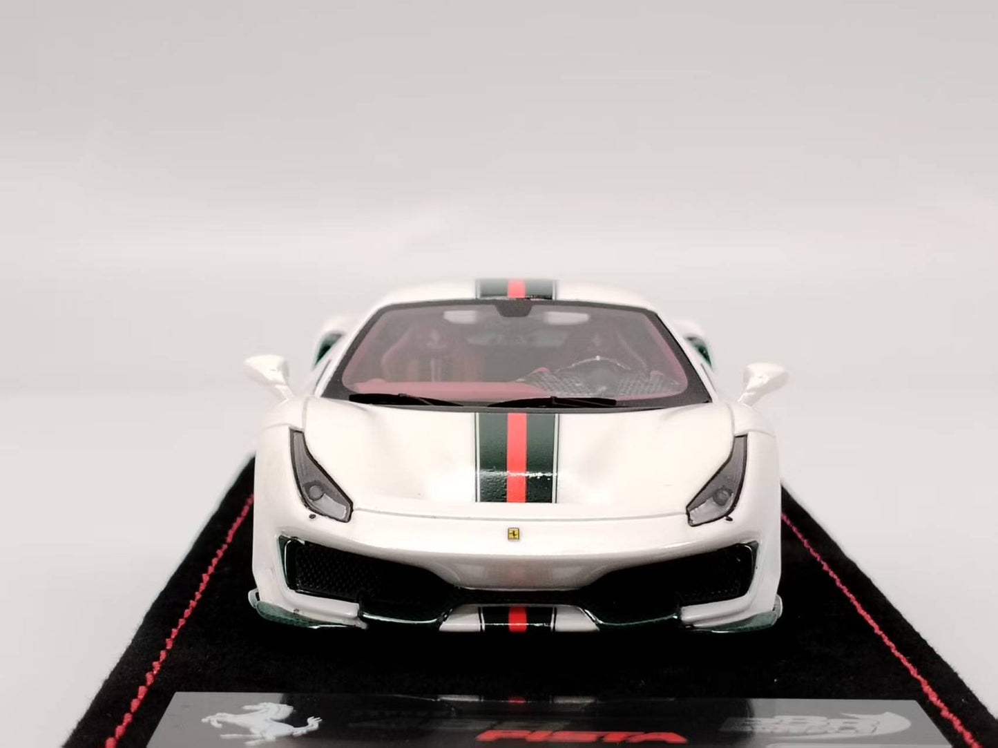 BBR 1/43 Ferrari 488 Pista White/GUCCI Livery Resin Model BBRC202CH