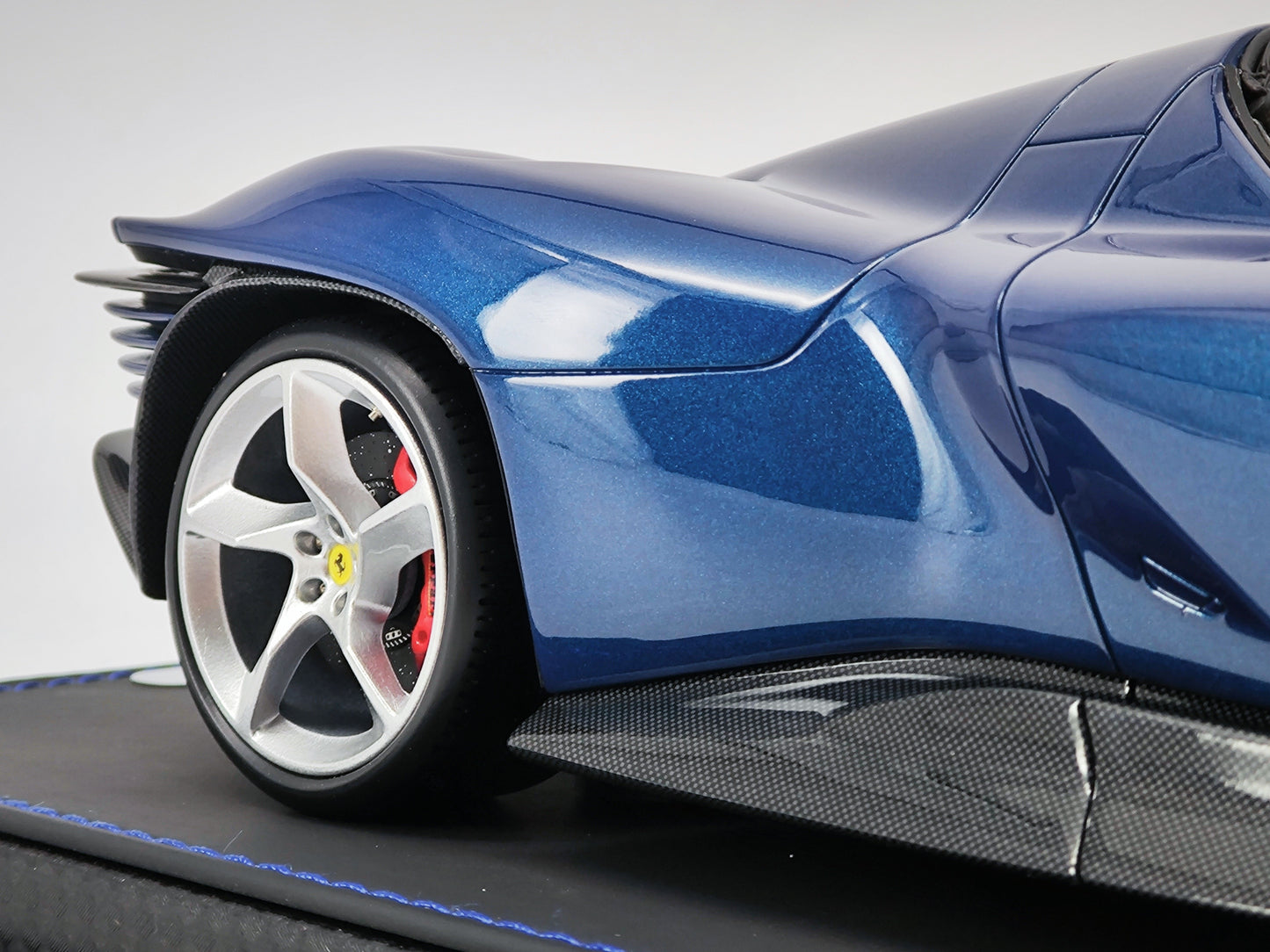 BBR 1/18 Ferrari sp3 Abu Dhabi blue with flower pattern limited edition car model P18214F1