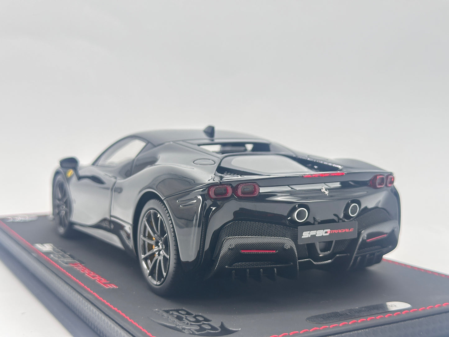BBR 1/18 Ferrari SF90 Stradale Leather Base Brilliant Daytona Black Simulated Car Model