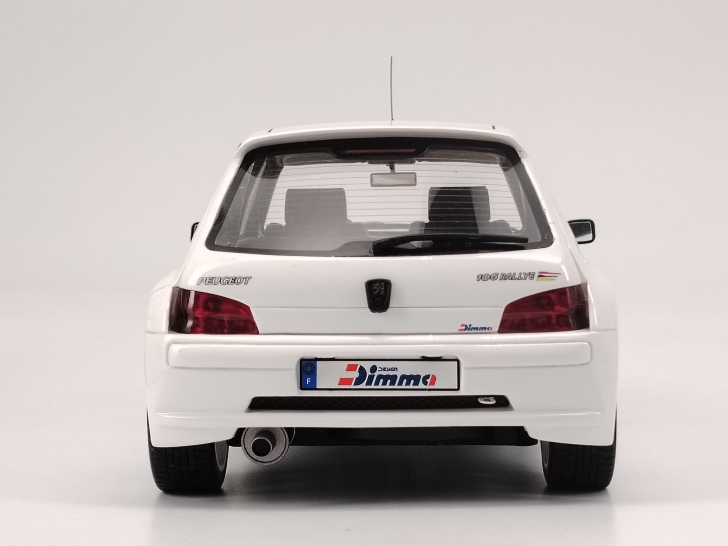 OTTO 1/18 Dongfeng Peugeot 106 MAXI/dimma white simulation car model ornaments