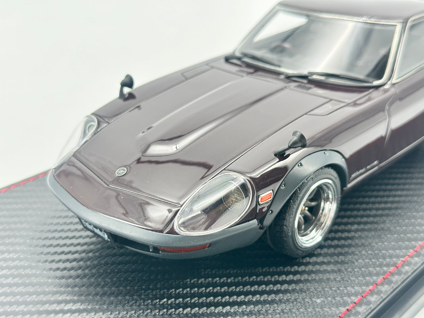 Ignition Model 1/18 Nissan Fairlday 240ZG HS30) with engine wine red brown simulation car model ornaments