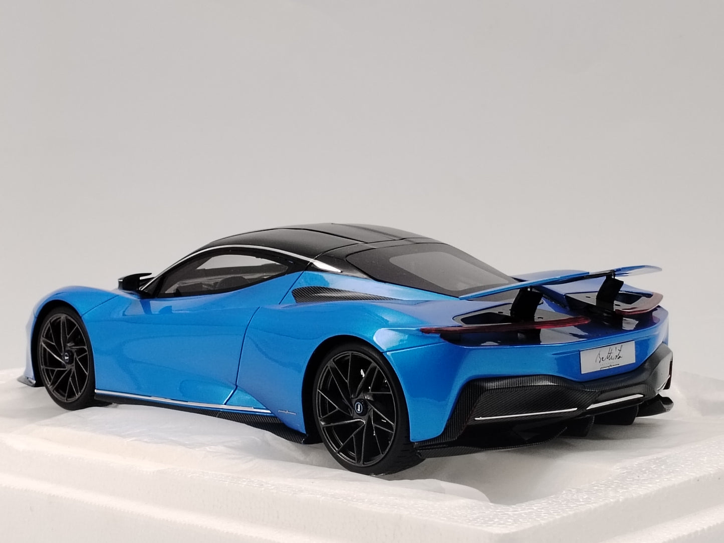 Topspeed 1/18 Automobili Pininfarina Battista Blue Realistic Model Car
