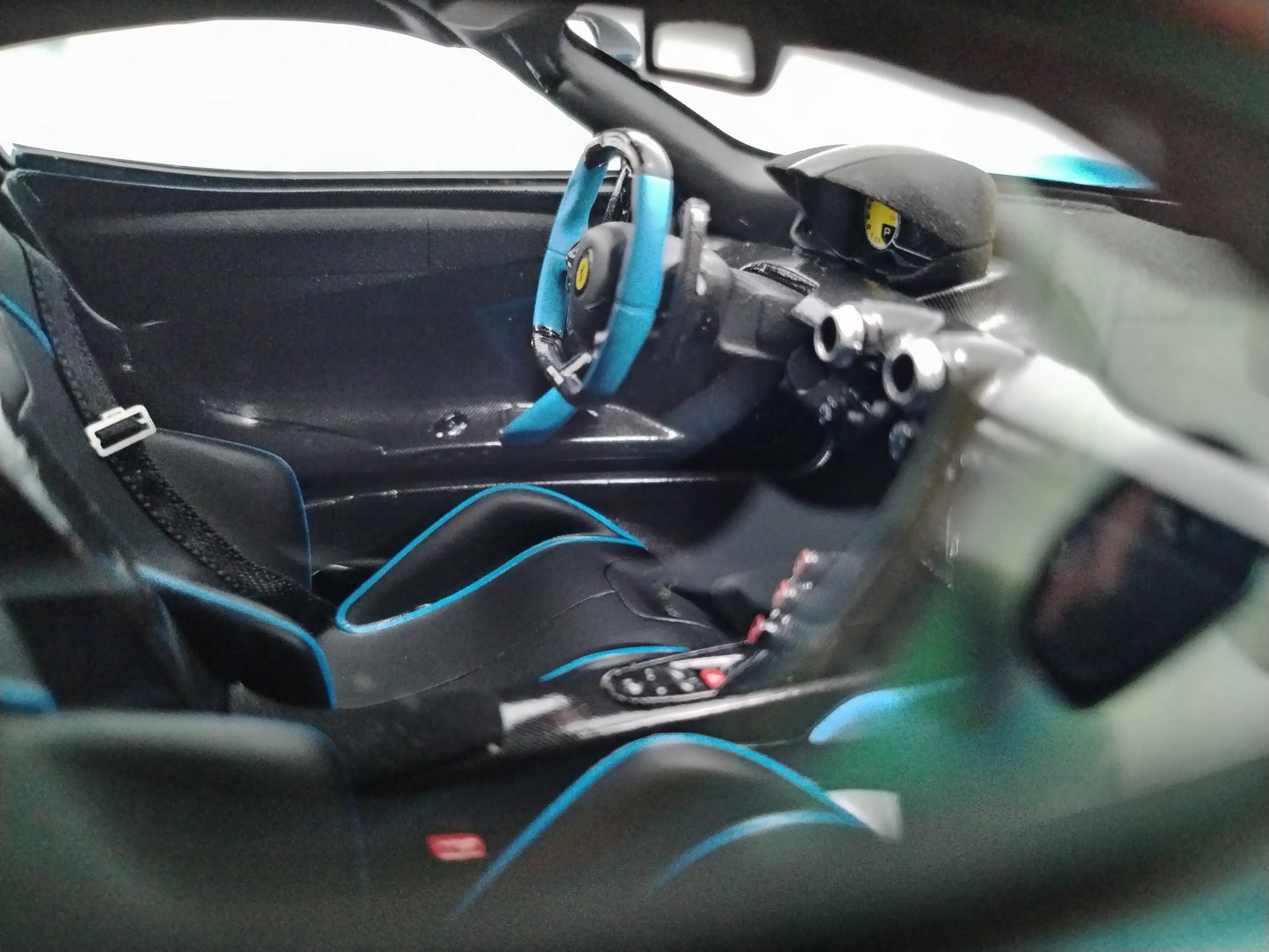 Amalgam 1/18 Ferrari LaFerrari Jia Nailiang Baby Blue Customized Simulation Car Model M6195-SC2