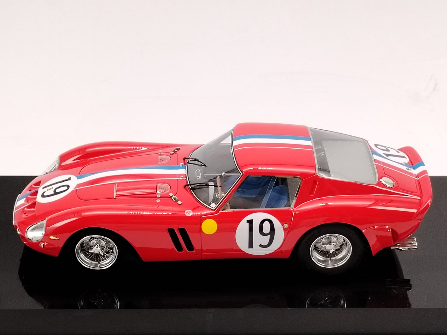 Amalgam 1/18 Ferrari 250GTO Red Limited Edition Scale Car Model