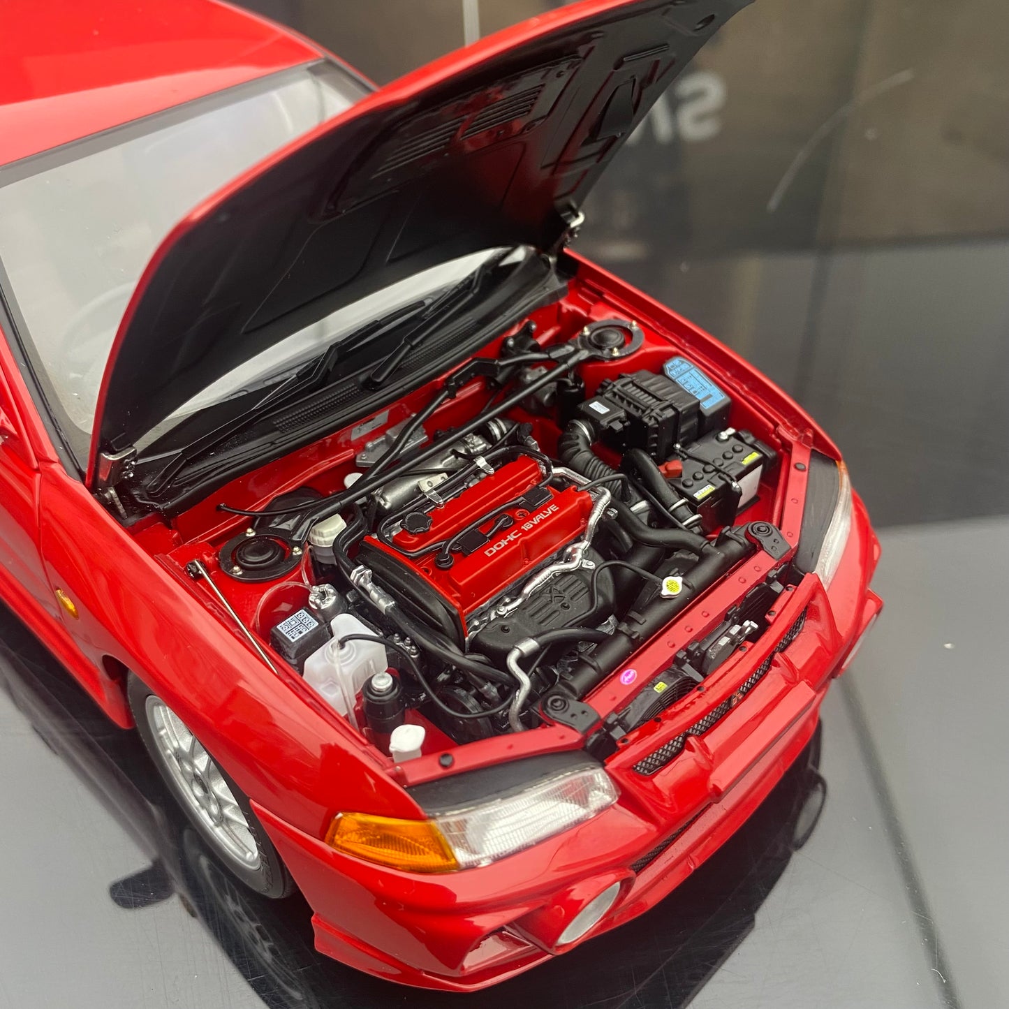 MOTORHELIX 1/18 Mitsubishi Lancer Evolution IV Palma Red Alloy Car Model
