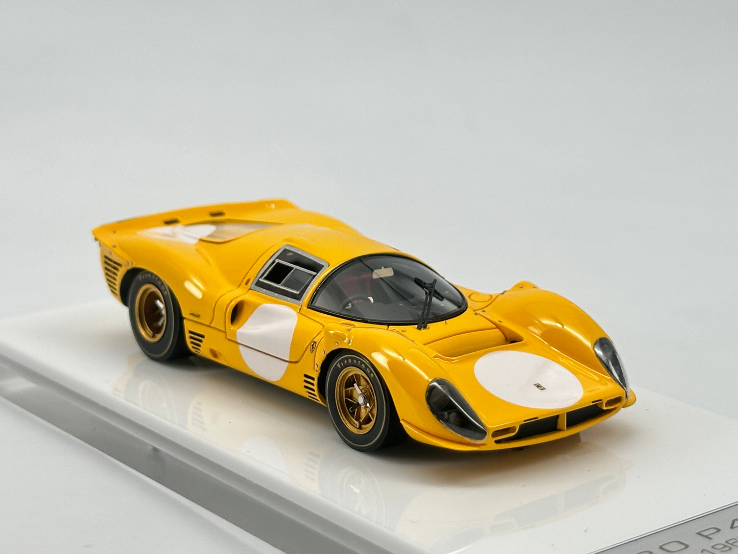 DMH 1/43 Ferrari 330 P4 Limited Edition Simulation Model Car