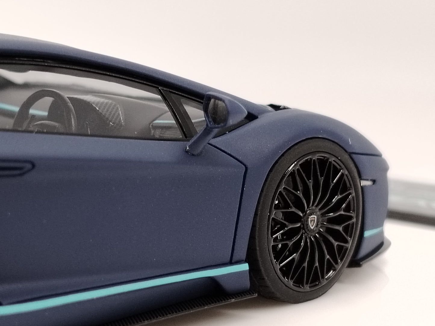 MAKEUP 1/43 Lamborghini AVENTADOR S blue simulation car model ornaments