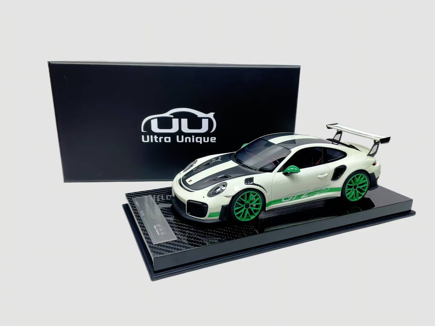UU 1/18 Porsche 911 GT2RS Limited Edition Car Model Ornament