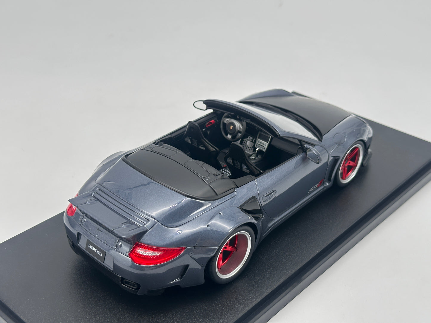 GT Spirit 1/18 Porsche 997 Gray Resin Car Model