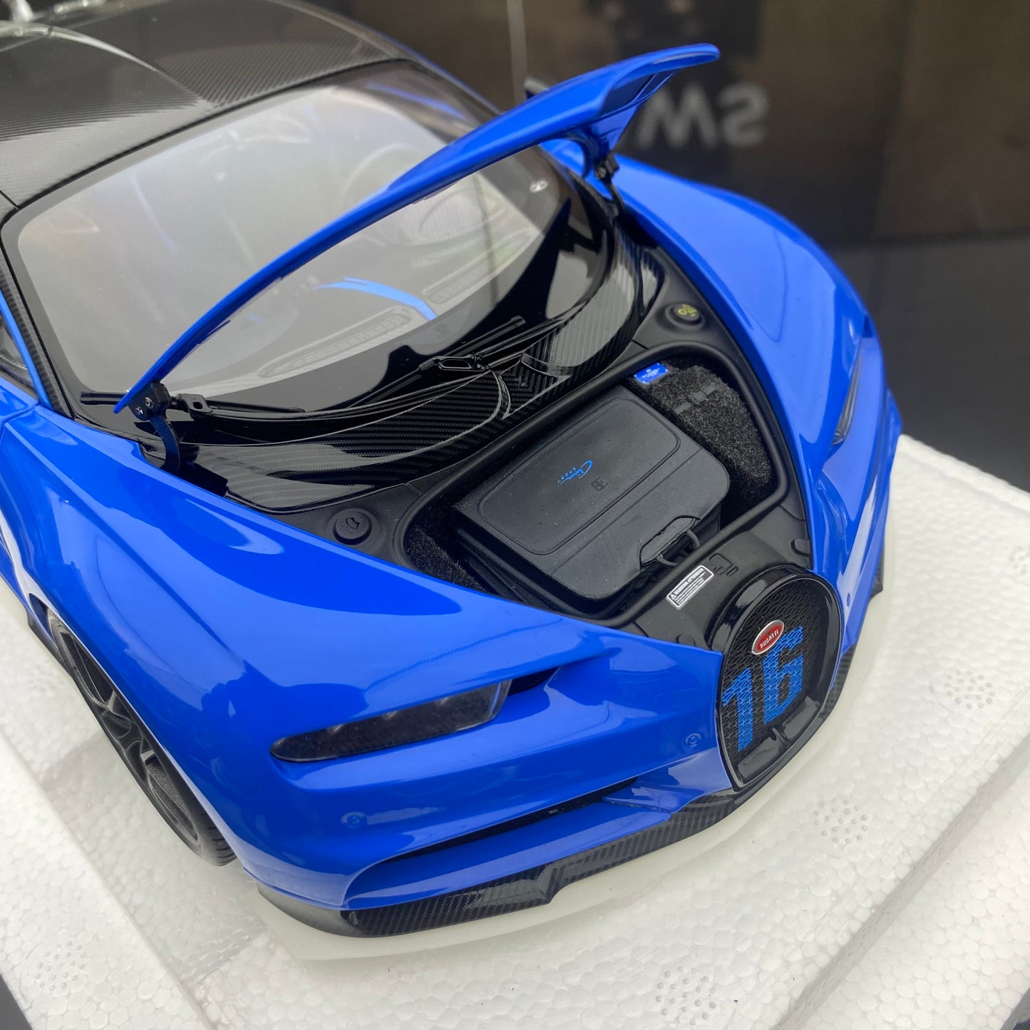 AUTO Art 1/18 Bugatti CHIRON SPORT 2019 Blue Simulation Car Model Ornaments