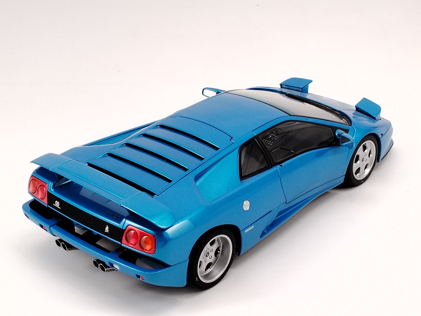 AUTO Art 1/18 Lamborghini DIABLO SE30 79156 Blue Car Model