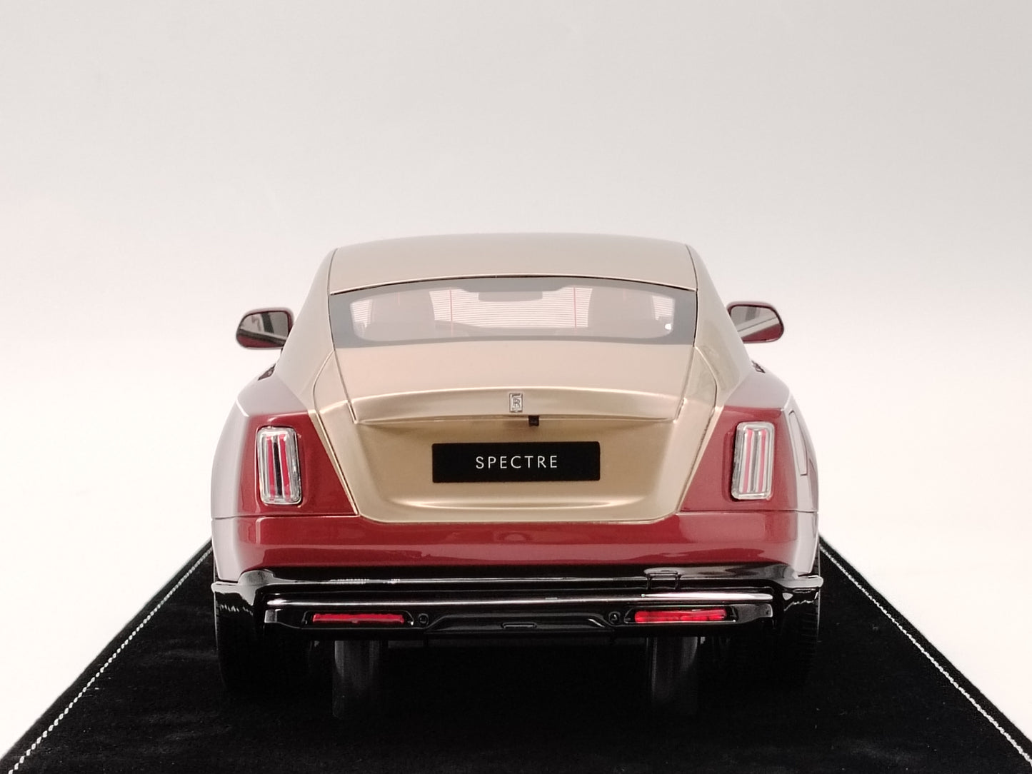 HH Model 1/18 Rolls-Royce Spectre Cherry Red/Champagne Gold Simulation Car Model