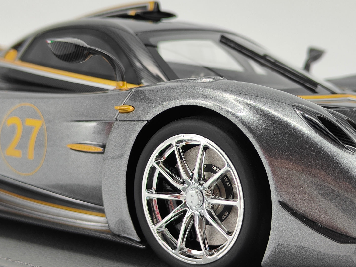 BBR 1/18 Pagani HUAYRA R #27 Metallic Gray Simulation Car Model