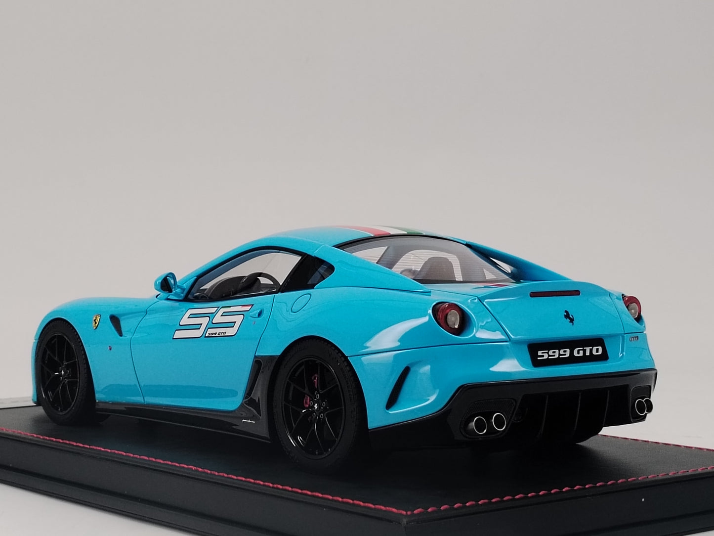 DINOMDOEL 1/18 Ferrari 599GTO Black Base Limited Edition Car Model Ornaments