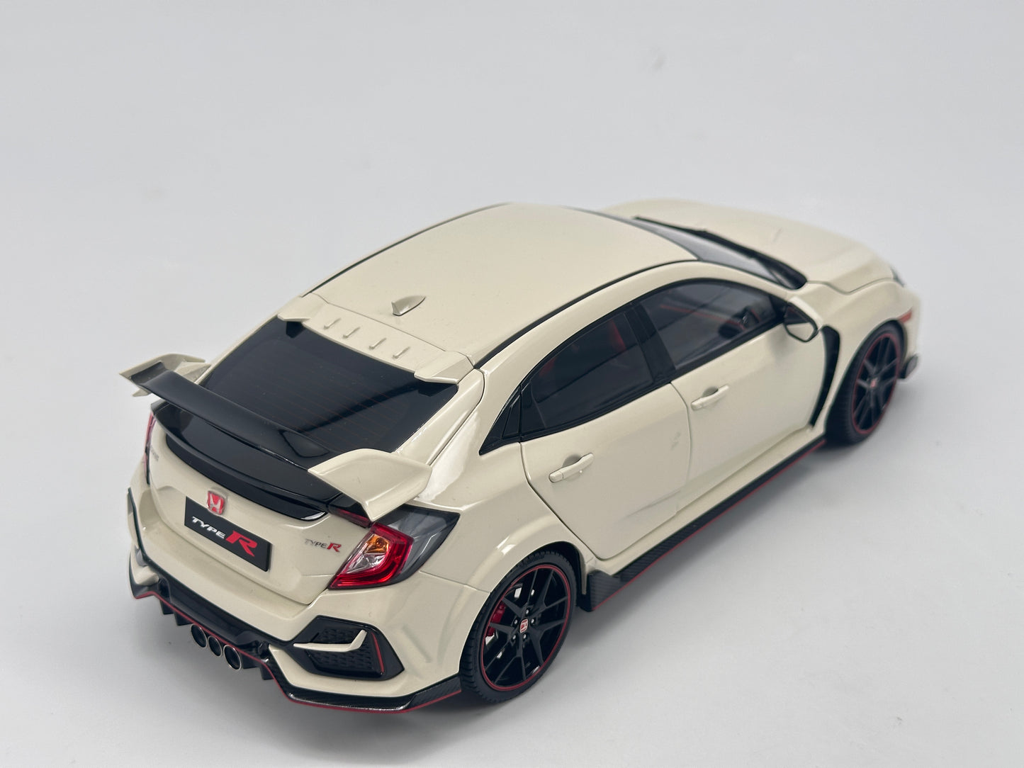LCD 1/18 Honda Civic TYPE R FK8 White Alloy Car Model