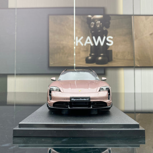 GT Spirit 1/18 Porsche Taycan Turbo S Cross Turismo simulation model