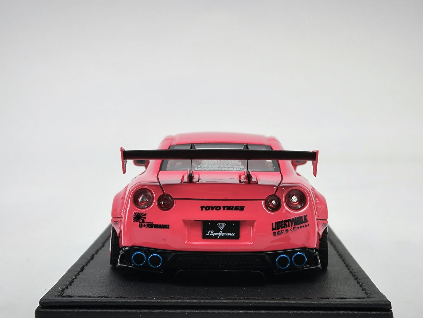 IG 1/43 Nissan GTR R35 LBWK wide body black warrior simulation car model ornaments