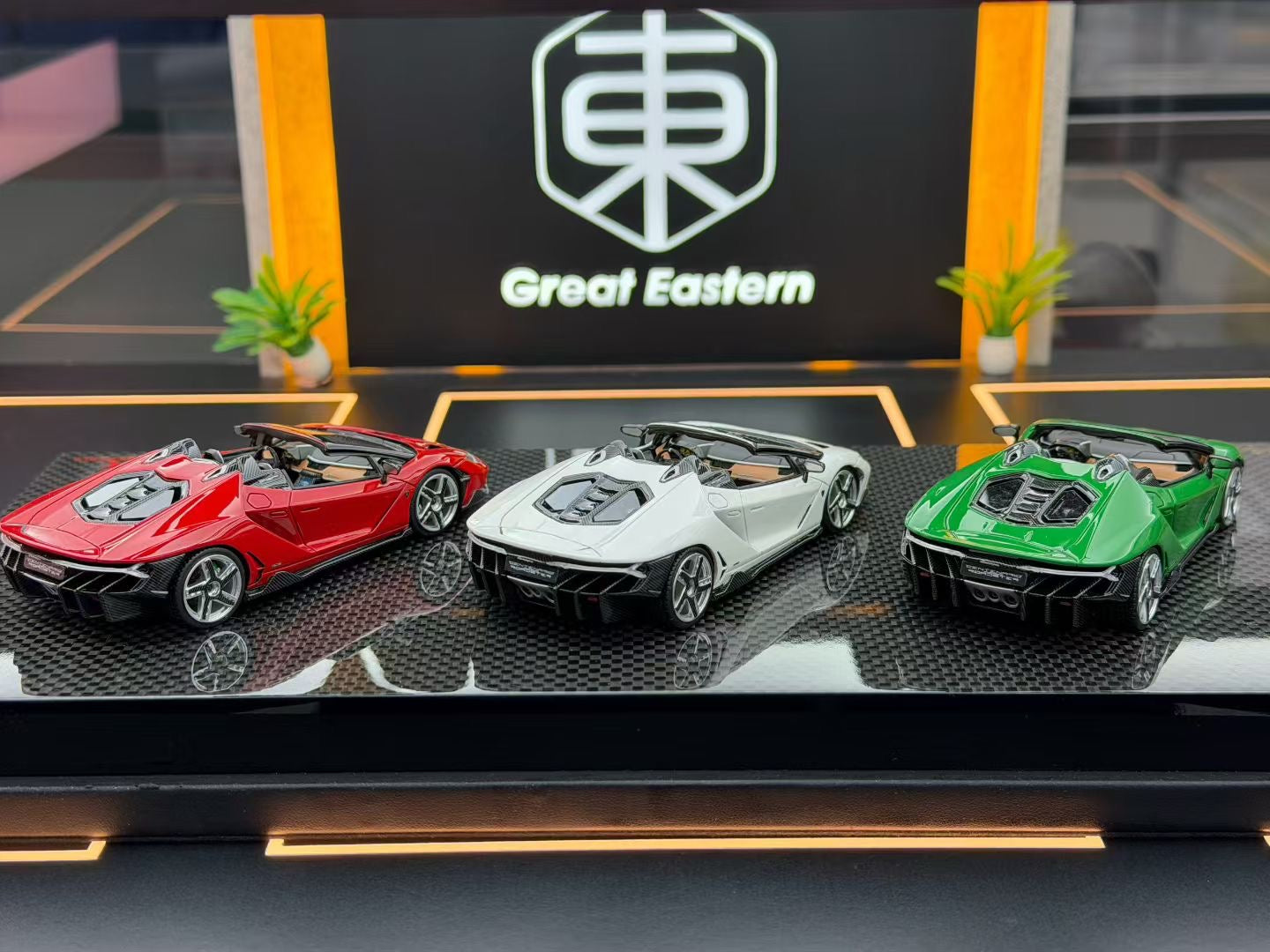 MR 1:43 Lamborghini Centenario Roadster Three-Car Set 01/01 DDJ113