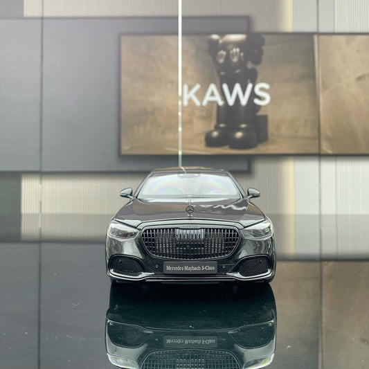 Almost Real 1/18 Mercedes-Benz Maybach S-Class Black Alloy Fully Open Simulation Car Model Ornament