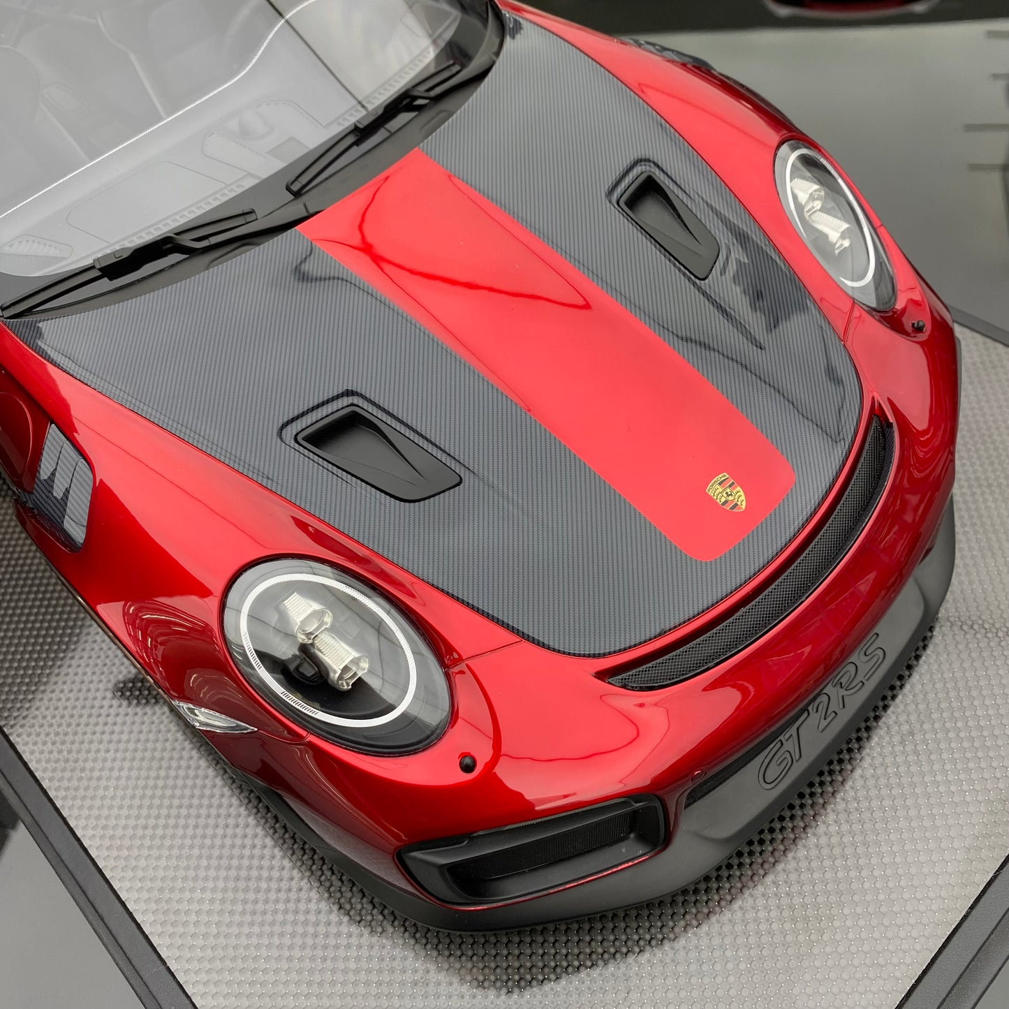 DM 1/8 Porsche 911 GT2RS trendy collectible ornaments simulation car model