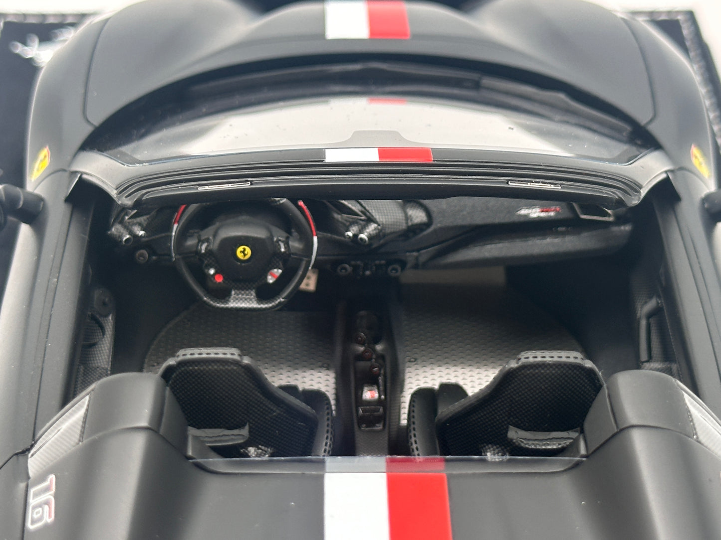 BBR 1/18 Ferrari 488 Pista Spider Red and White Decals, Matte Black Resin High-end Model