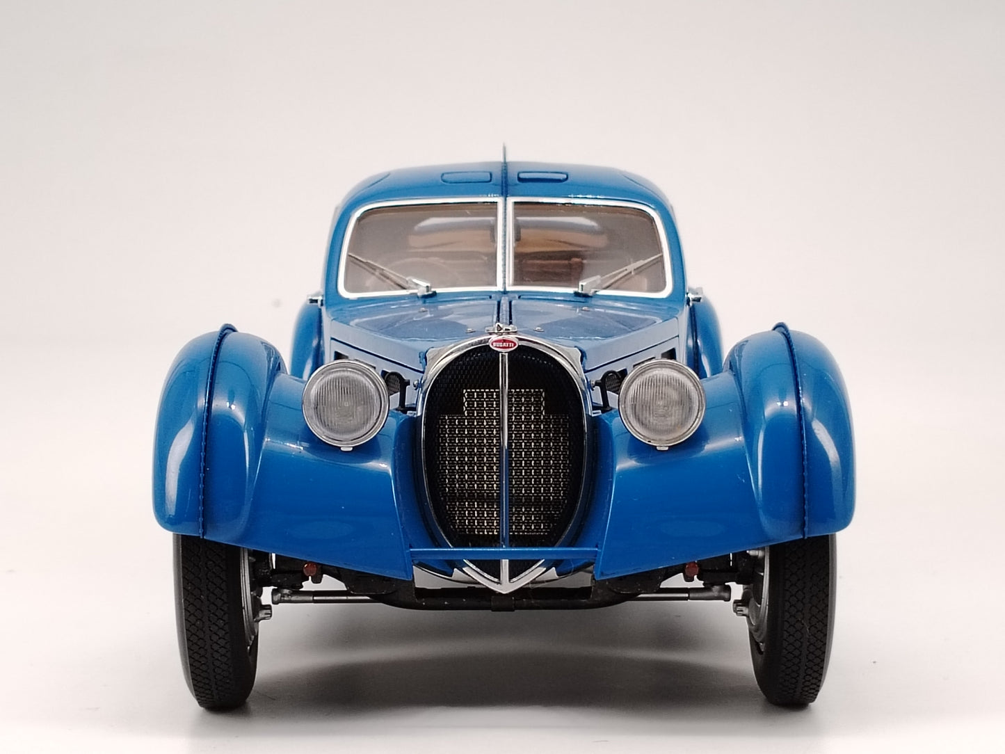 AUTO Art 1/18 Bugatti 57S ATLANTIC 1938 Atlantic Blue Simulation Model Car