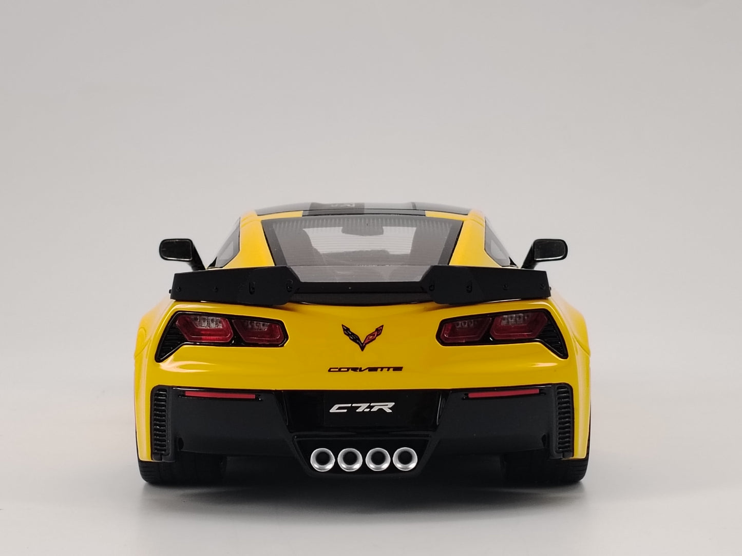 GT Spirit 1/18 Chevrolet C7 Yellow Simulation Car Model Ornaments