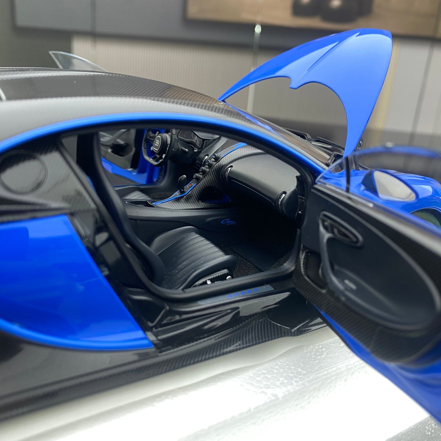 AUTO Art 1/18 Bugatti CHIRON SPORT 2019 Blue Simulation Car Model Ornaments