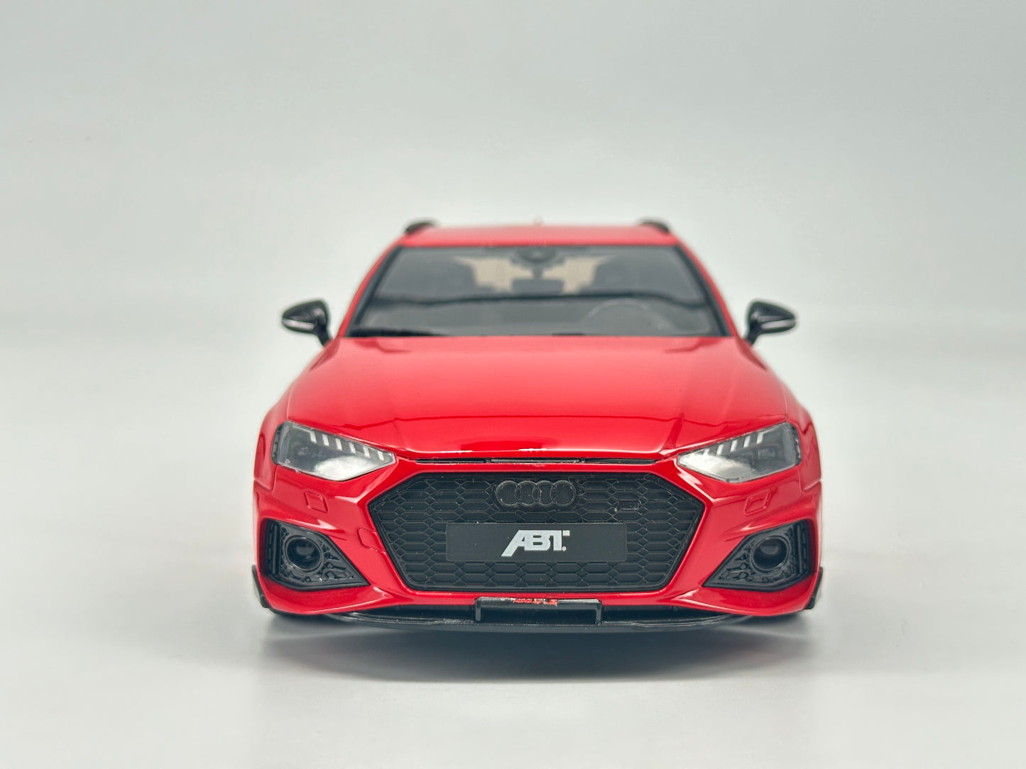 GT Spirit 1/18 Audi ABT RS4 Red Simulation Car Model Ornaments