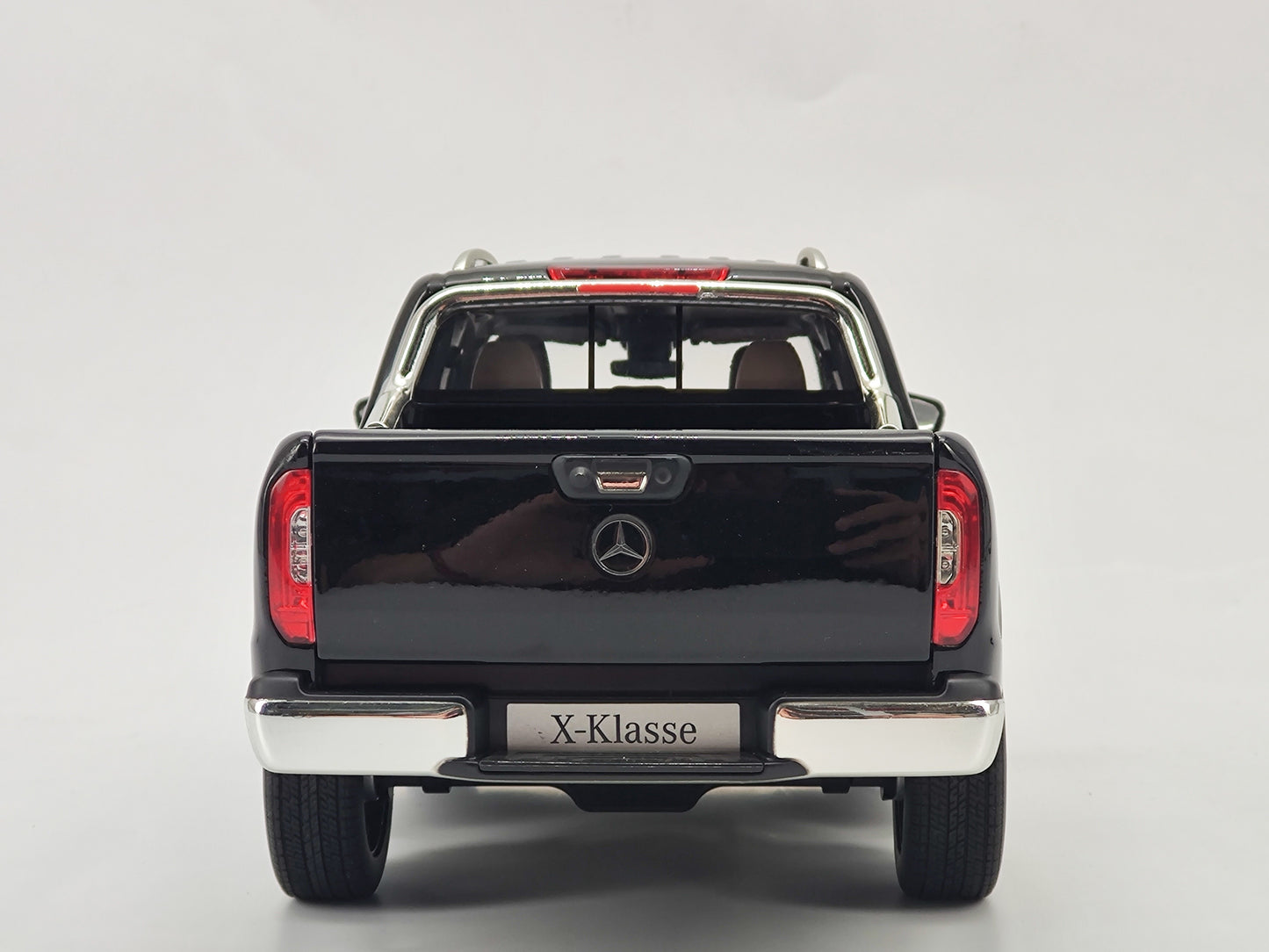 ZP 1/18 Mercedes-Benz X-Class black alloy simulation model car BENZ021-1