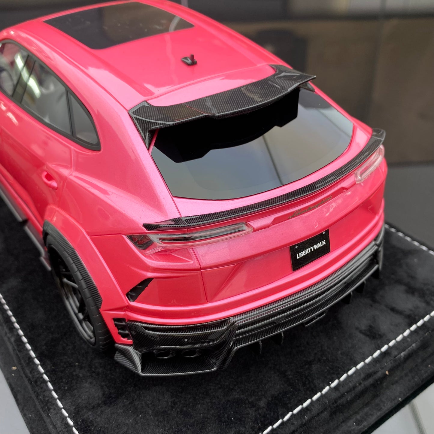 IVY 1/18 Lamborghini URUS modified car model ornament collection